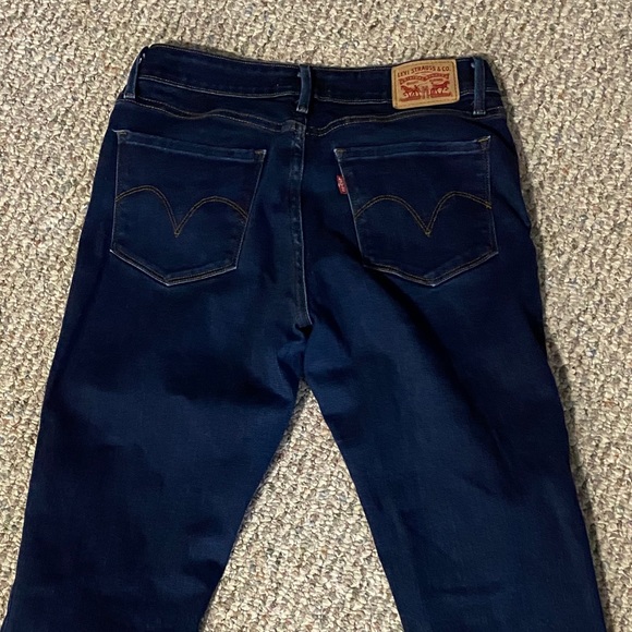 Mid rise skinny levi’s - Picture 3 of 3
